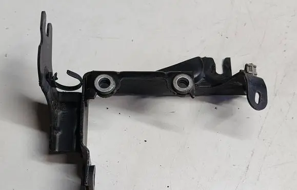 Renault Captur ABS pump bracket 478407227RU5 478407227R