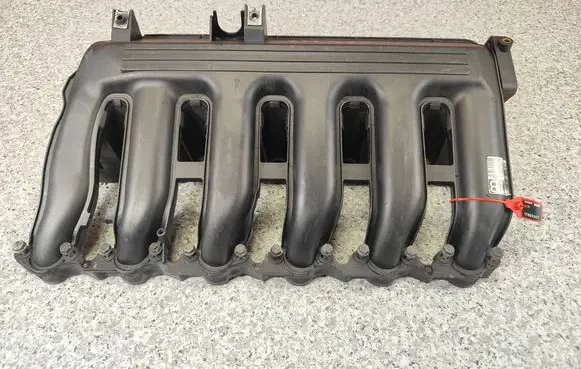 BMW 5 E39 Intake manifold 7789287