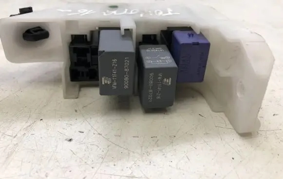 Toyota Avensis T270 Fuse module