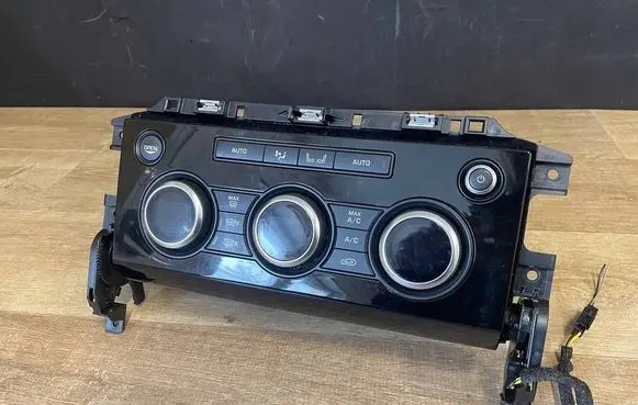 Land Rover Discovery 5 Climate control unit HY3204268A 105879914C