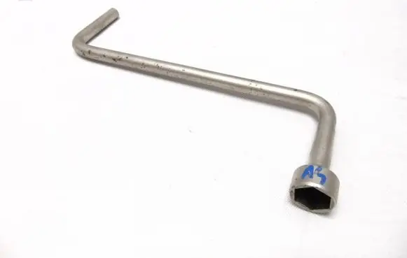 Land Rover Range Rover L322 Wheel nut wrench 