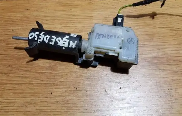 Mercedes-Benz C W203 Central locking motor a2038201997