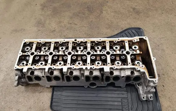 BMW X6 E71 Engine head N57D30B E2128287 781193603