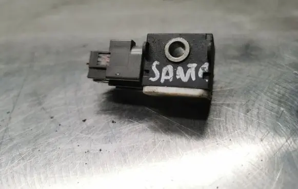 Hyundai Santa Fe Airbag deployment crash/impact sensor