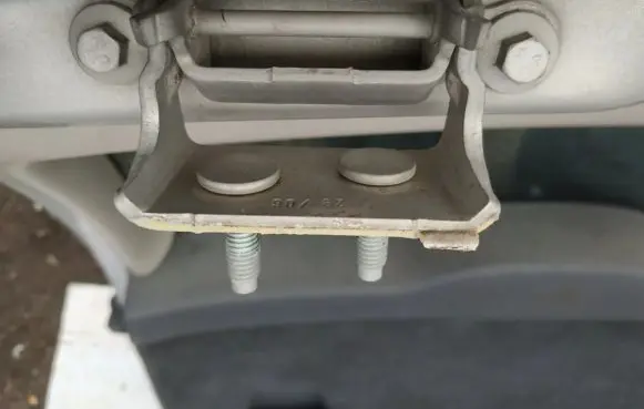 Volvo V50 Tailgate/trunk/boot hinge