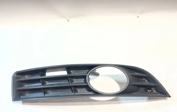 Volkswagen PASSAT B6 Front bumper lower grill 05322452