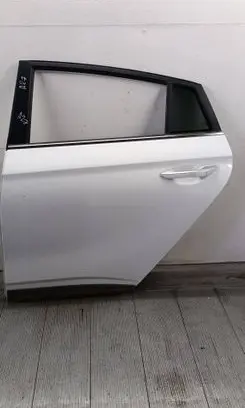 Hyundai Ioniq Rear door 