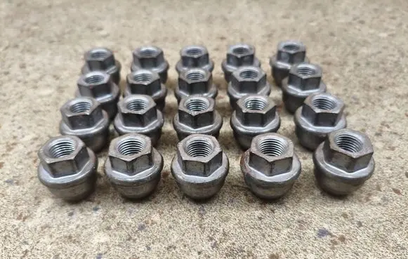 Ford Explorer VI Nuts/bolts 