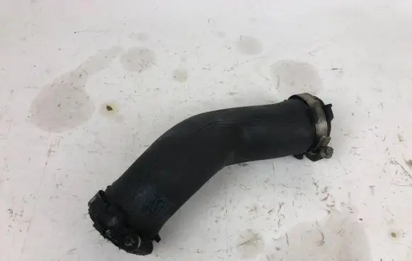Audi Q7 4L Intercooler hose/pipe 7L8145980