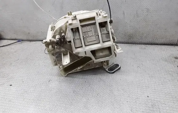 Mitsubishi Pajero Sport I Interior heater climate box assembly housing 