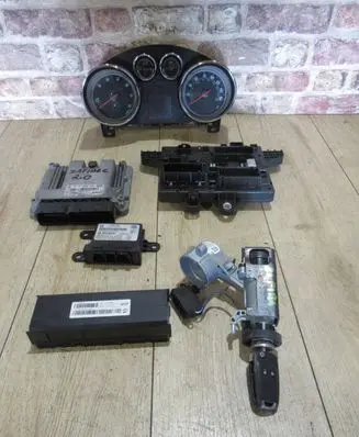 Opel Zafira C Other control units/modules 55590420ZAFIRAC
