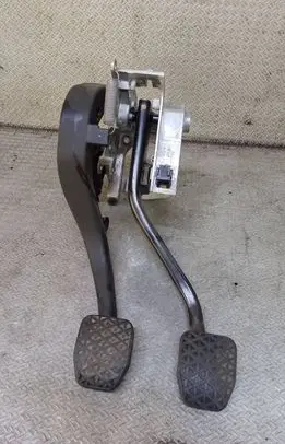 BMW 1 E81 E87 Pedal assembly 678711 6778977