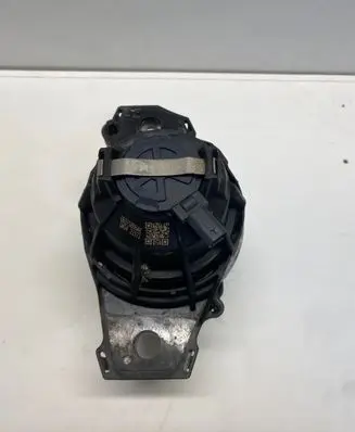 Jeep Grand Cherokee WL Engine mount bracket 68375806AE 045421172