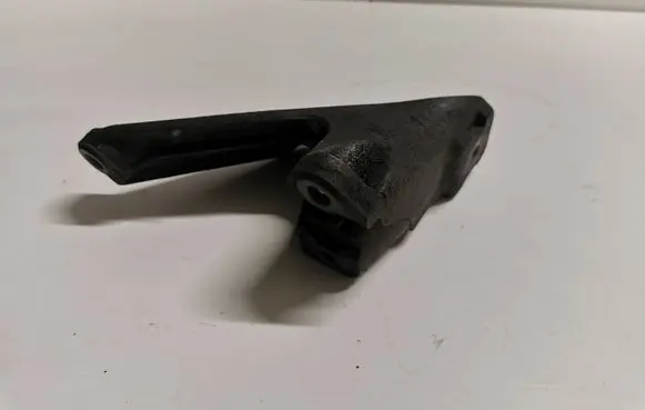 Audi A6 S6 C6 4F Engine mounting bracket 4F0199307N