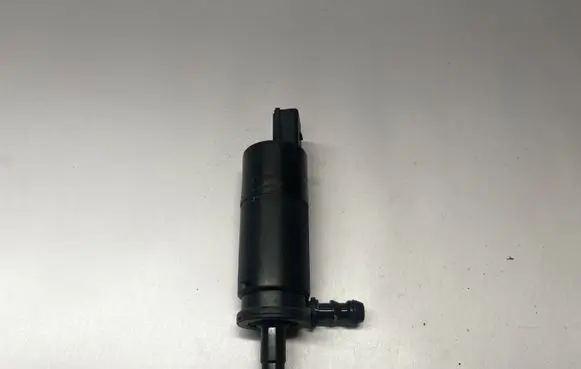BMW 3 E92 E93 Windscreen/windshield washer pump 6973097