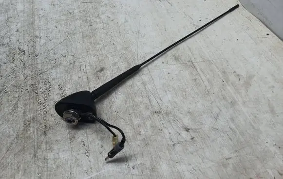 Mitsubishi Outlander Radio antenna