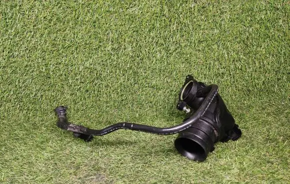 Volkswagen Jetta VI Air intake hose/pipe 04E129656J 04E129654C