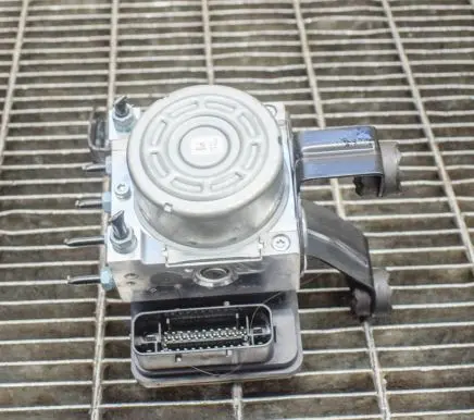 BMW 4 F32 F33 ABS Pump 6891611 10022013764