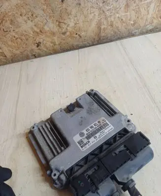 Volkswagen Touran I Engine control unit/module 03G906021MM 03G906021AN 0281014044
