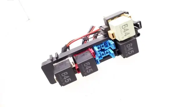 Volkswagen Golf VI Fuse module 1K1937503A 644 645
