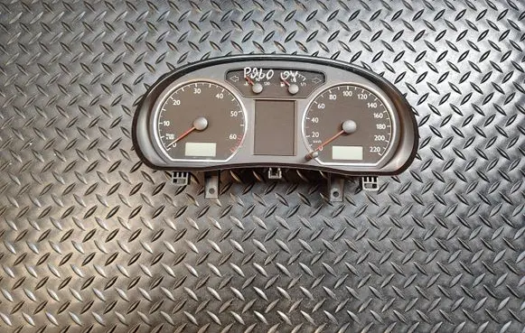 Volkswagen Polo Speedometer (instrument cluster) 6q0920801x