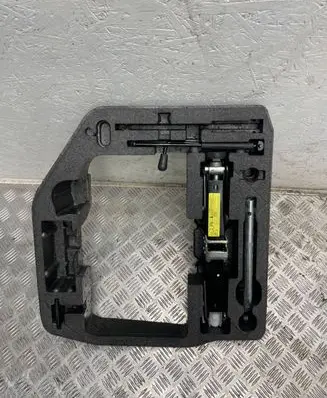 Audi A5 8T 8F Tool set 8T0012109A
