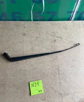 Toyota Yaris Front wiper blade arm