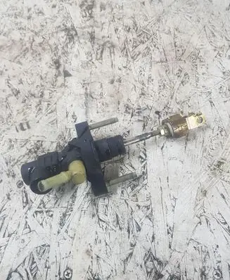 Toyota Avensis T250 Clutch slave cylinder 