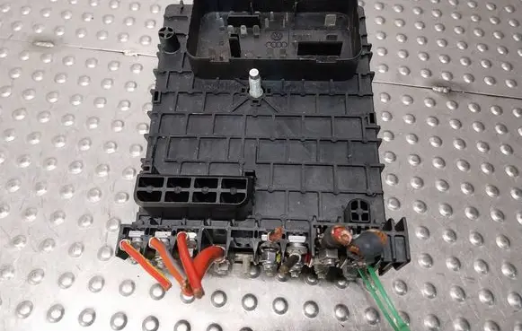 Volkswagen PASSAT B6 Fuse box set 3C0937125