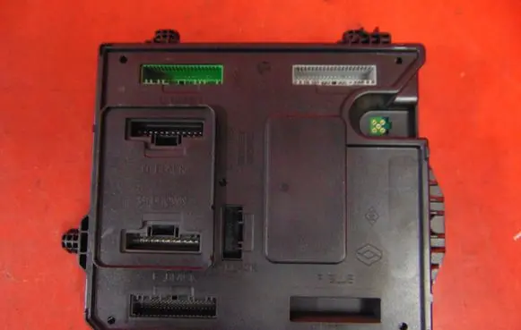 Renault Megane III BSM Control unit 284B15986R