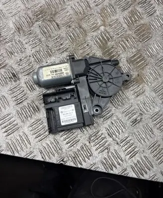 Volkswagen Touran I Front door window regulator motor 05074632 1K0959792G 32120406031221