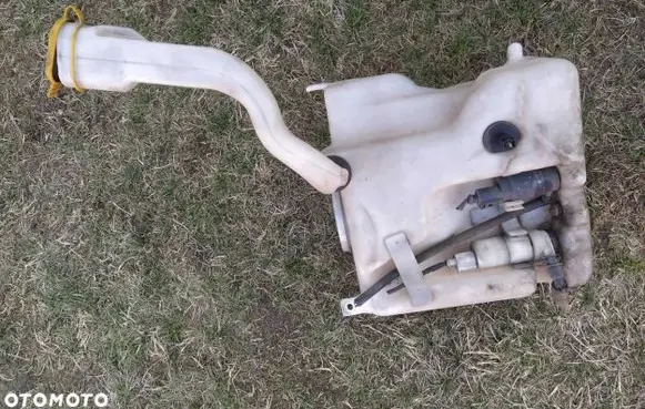 Mercedes-Benz C W203 Windshield washer fluid reservoir/tank 
