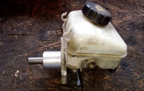 Opel Astra G Master brake cylinder 32066734