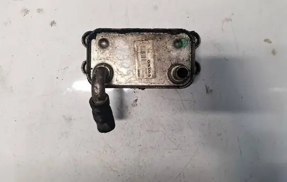 Volvo XC90 Engine oil radiator 8677973