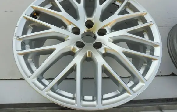 Audi Q7 4M R20 alloy rim 4M0601025CR