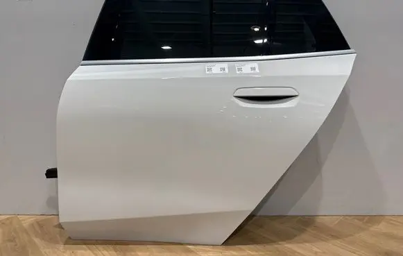 BMW 5 G60 G61 Rear door