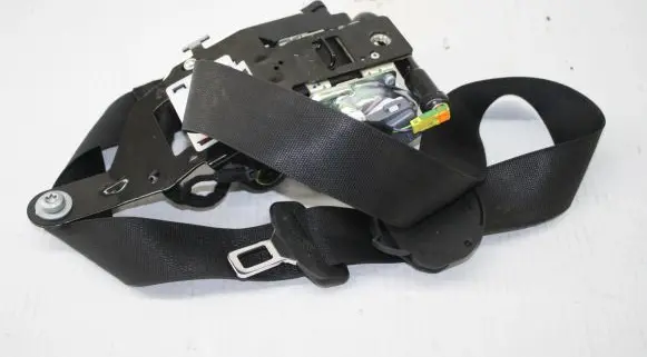 Mercedes-Benz CLS C218 X218 Front seatbelt A2128609285