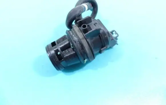 Toyota Sienna XL30 III Windscreen/windshield washer pump 85330-21010 IMPRK1258063