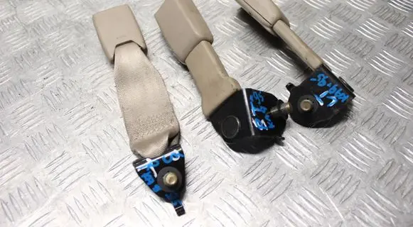 Honda Legend III KA9 Rear seatbelt