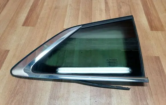 Renault Megane IV Rear side window 833064712R 833062109R