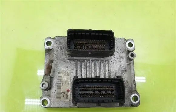 Opel Corsa C Engine control unit/module 0261206072