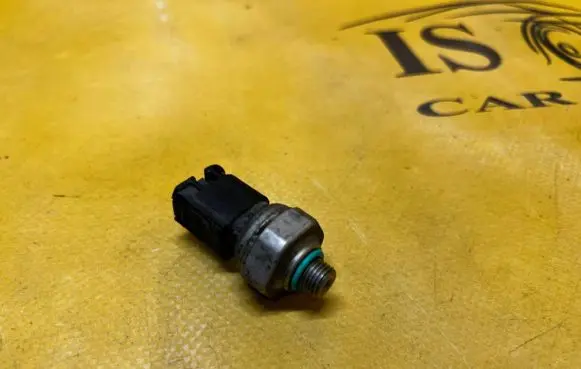 BMW 5 G30 G31 G38 Air conditioning (A/C) pressure sensor 64539323658 9323658