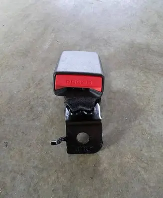 BMW 4 F32 F33 Rear seatbelt buckle 7243311