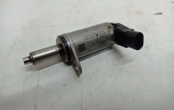 Audi A4 S4 B8 8K Camshaft vanos timing valve 06H103697A 11112512427B C271302302