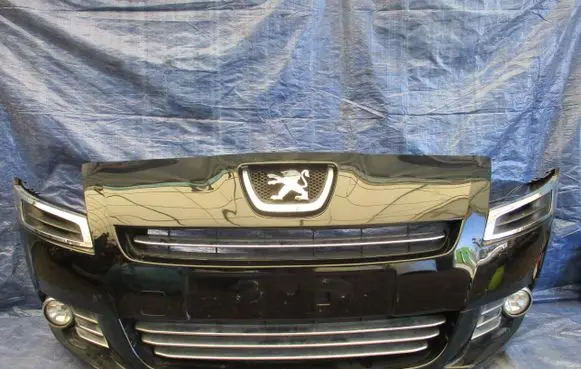 Peugeot 5008 Front bumper