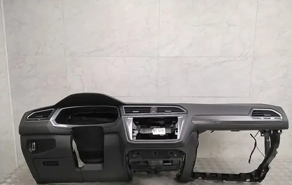 Volkswagen Tiguan Dashboard 5NB857181