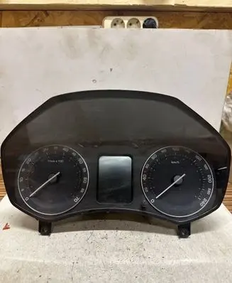 Skoda Octavia Mk2 (1Z) Speedometer (instrument cluster) 1Z0920842F VD1100894 C3239857