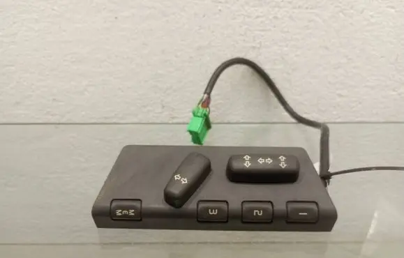 Volvo C70 Seat control switch 9472715