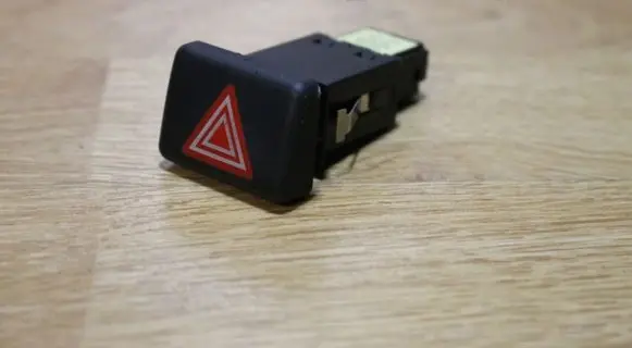 Audi A4 S4 B7 8E 8H Hazard light switch 8E0941509