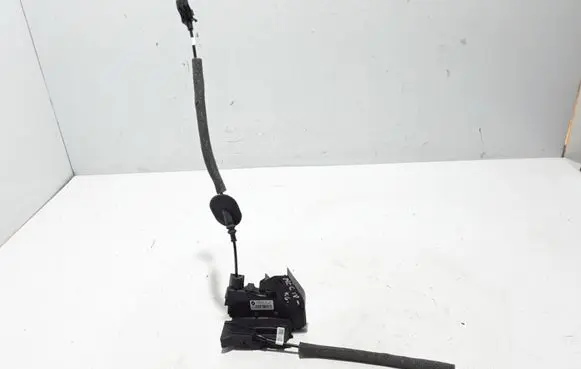 Renault Megane IV Rear door lock 825030173R